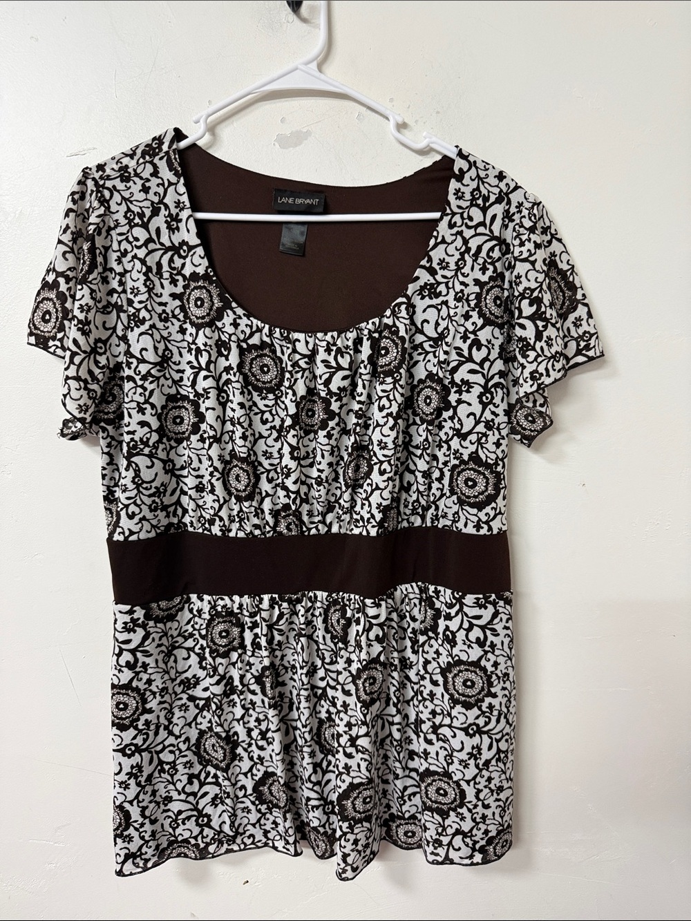 Lane Bryant brown & White Floral Short Sleeve Scoop Neck Top Y2K